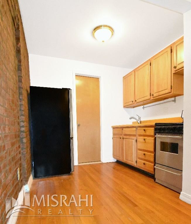 Building Photo - 158 Orchard St