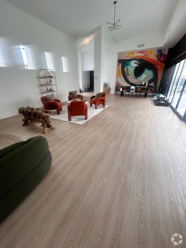 Blue Diamond Ranch Apartments for Rent with Hardwood Floors Las Vegas