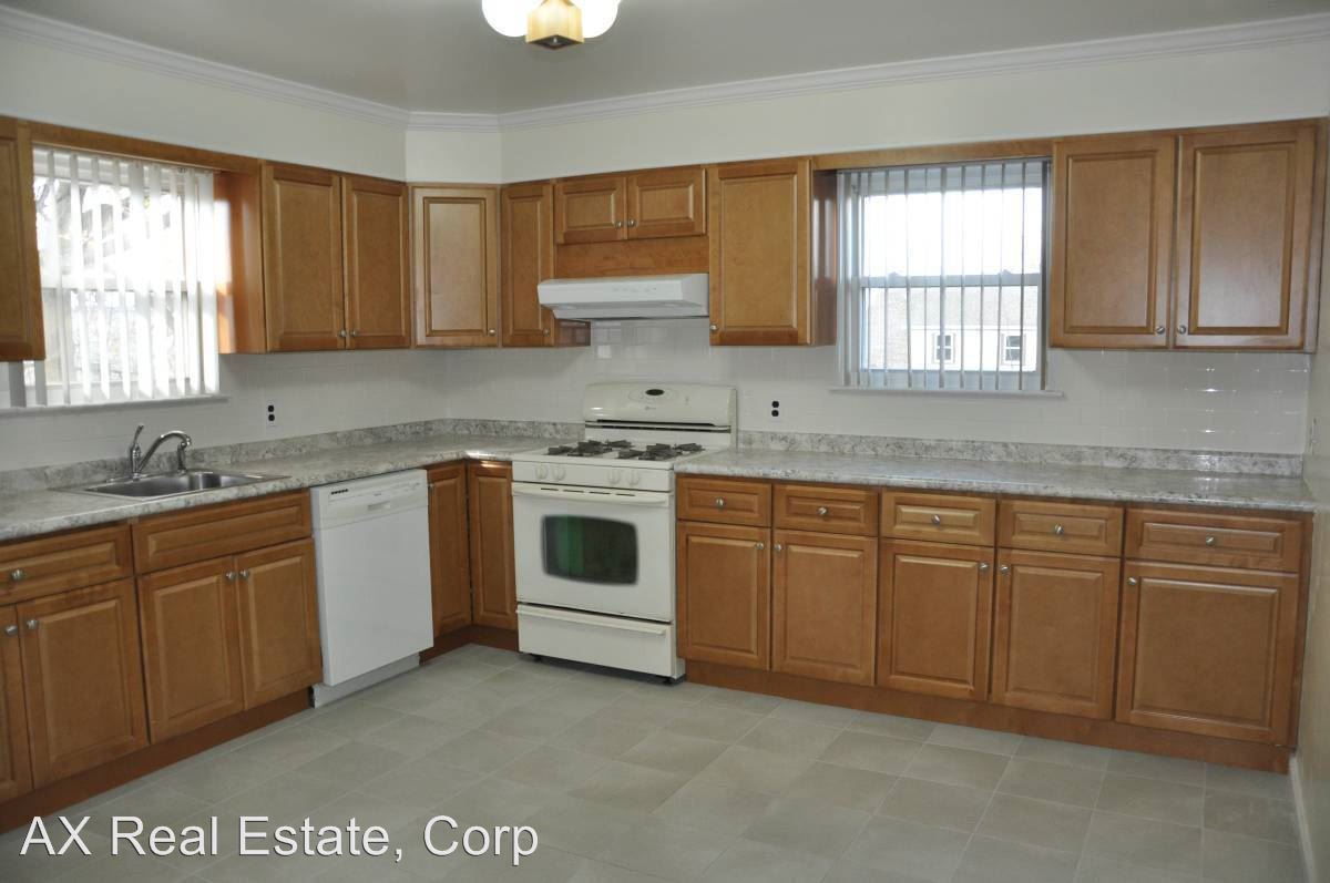Foto principal - 82 Inwood Ave