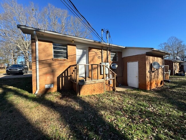 Foto del edificio - 132 Woodland Ave