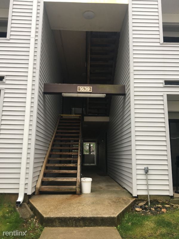 Building Photo - 1639 Carriage House Terrace