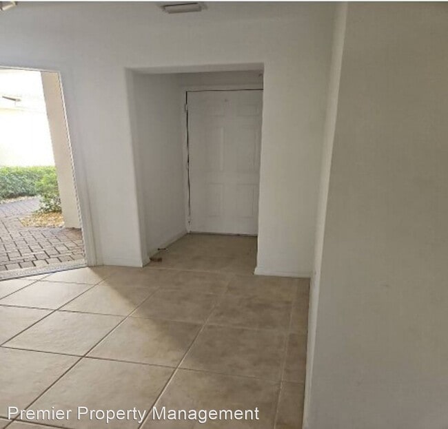 Building Photo - 3 br, 2 bath House - 1410 Tiffany Lane Uni...