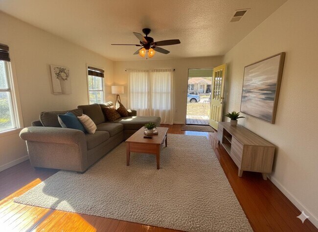Foto del edificio - 507 Live Oak St