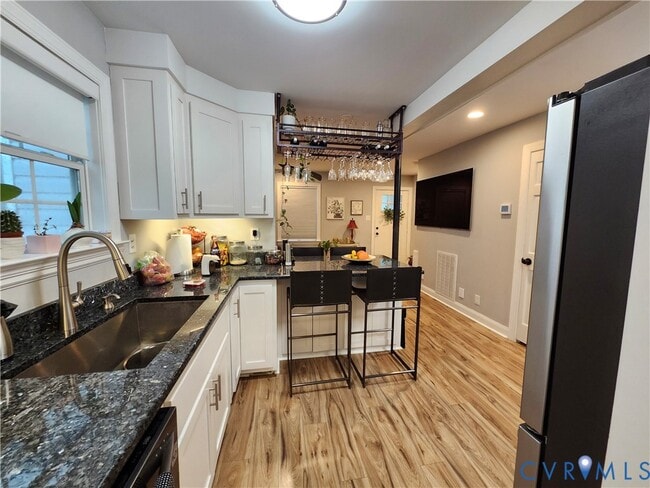 Building Photo - 501 Pelham Dr