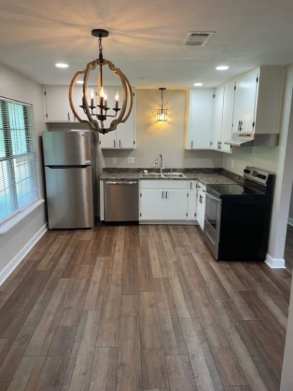 Building Photo - 2071 Little River Ln