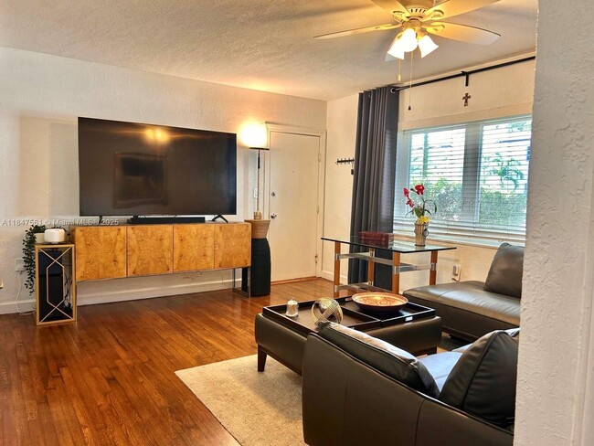 Foto del edificio - 5531 SW 78th St