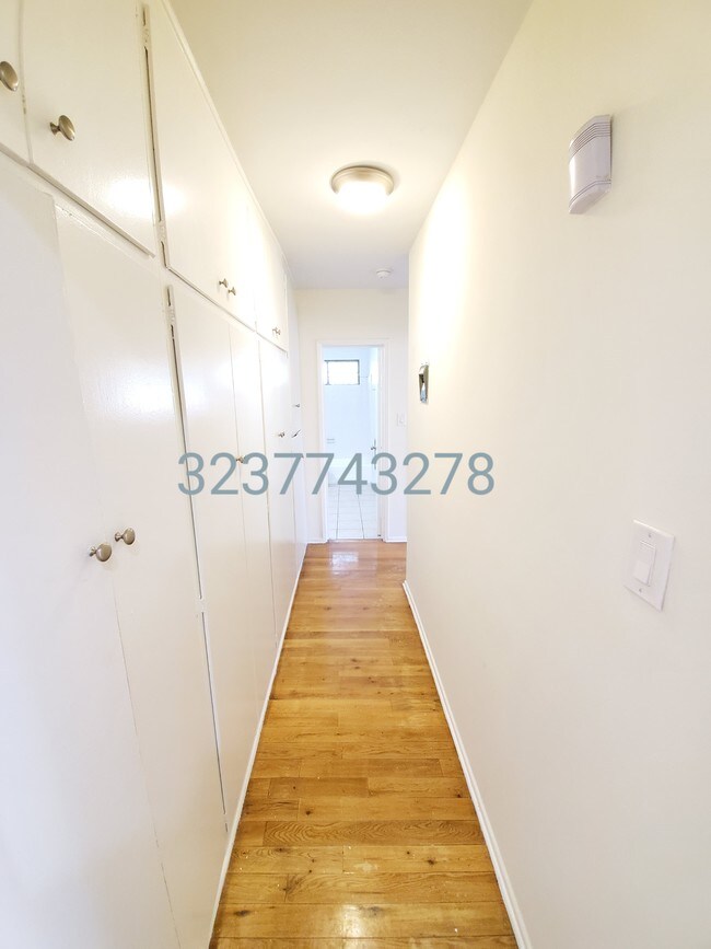 Foto del edificio - 6153 Lexington Ave