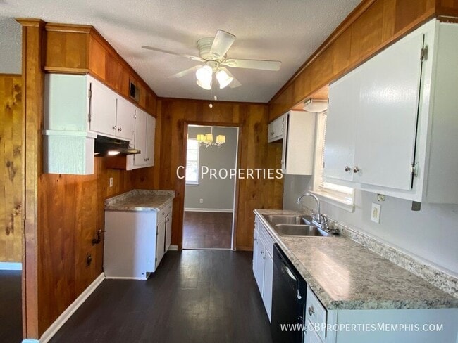 Building Photo - 3549 W Big Bend Dr