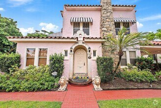 Building Photo - 194 Almeria Rd