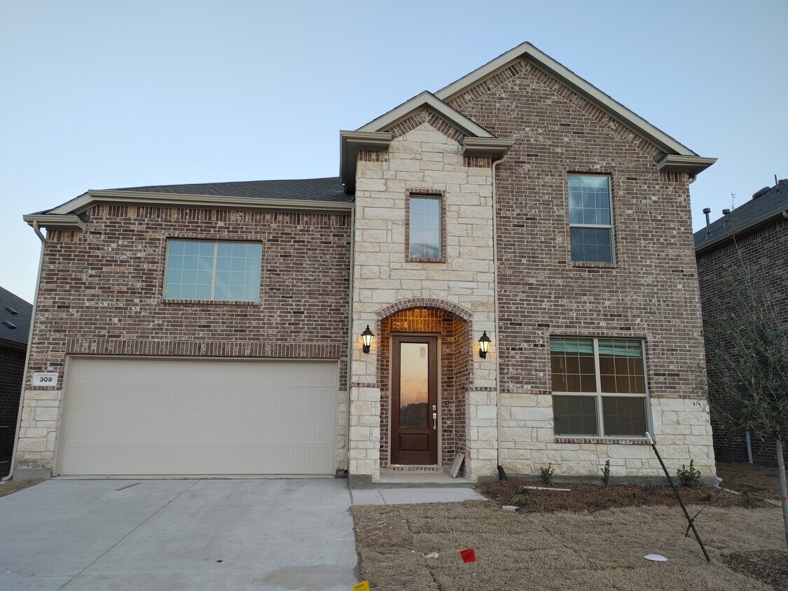 Primary Photo - 309 Red Cedar Dr