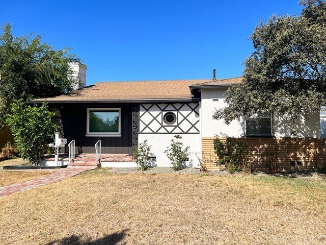 Building Photo - 3927 Gaviota Ave