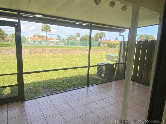 Foto del edificio - 4901 Pier Dr