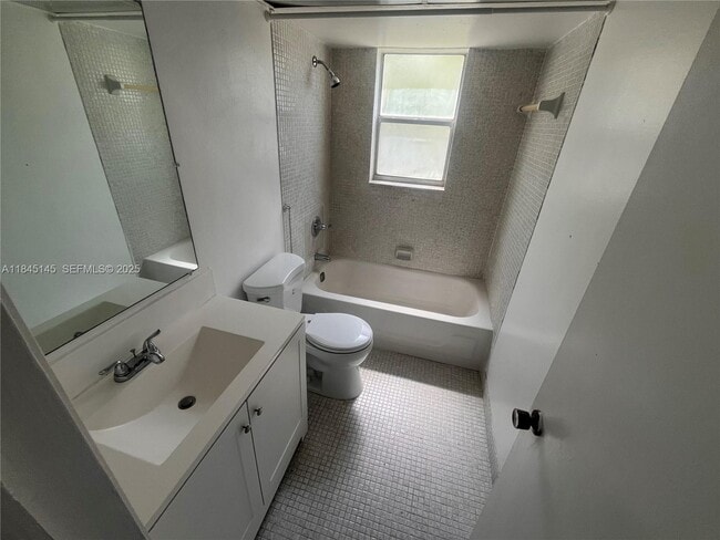 Building Photo - 1820 SW 81st Ave