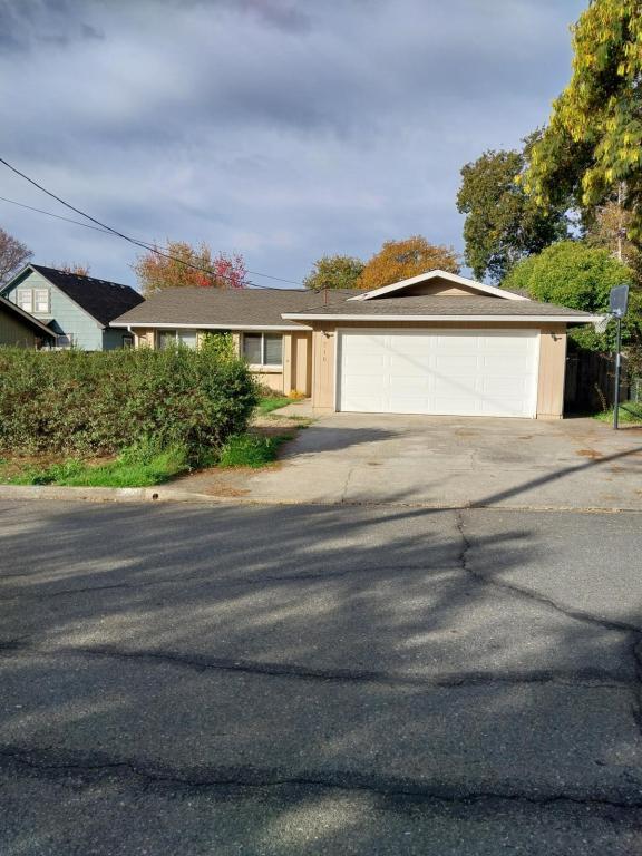 Foto principal - 716 NE 12th St