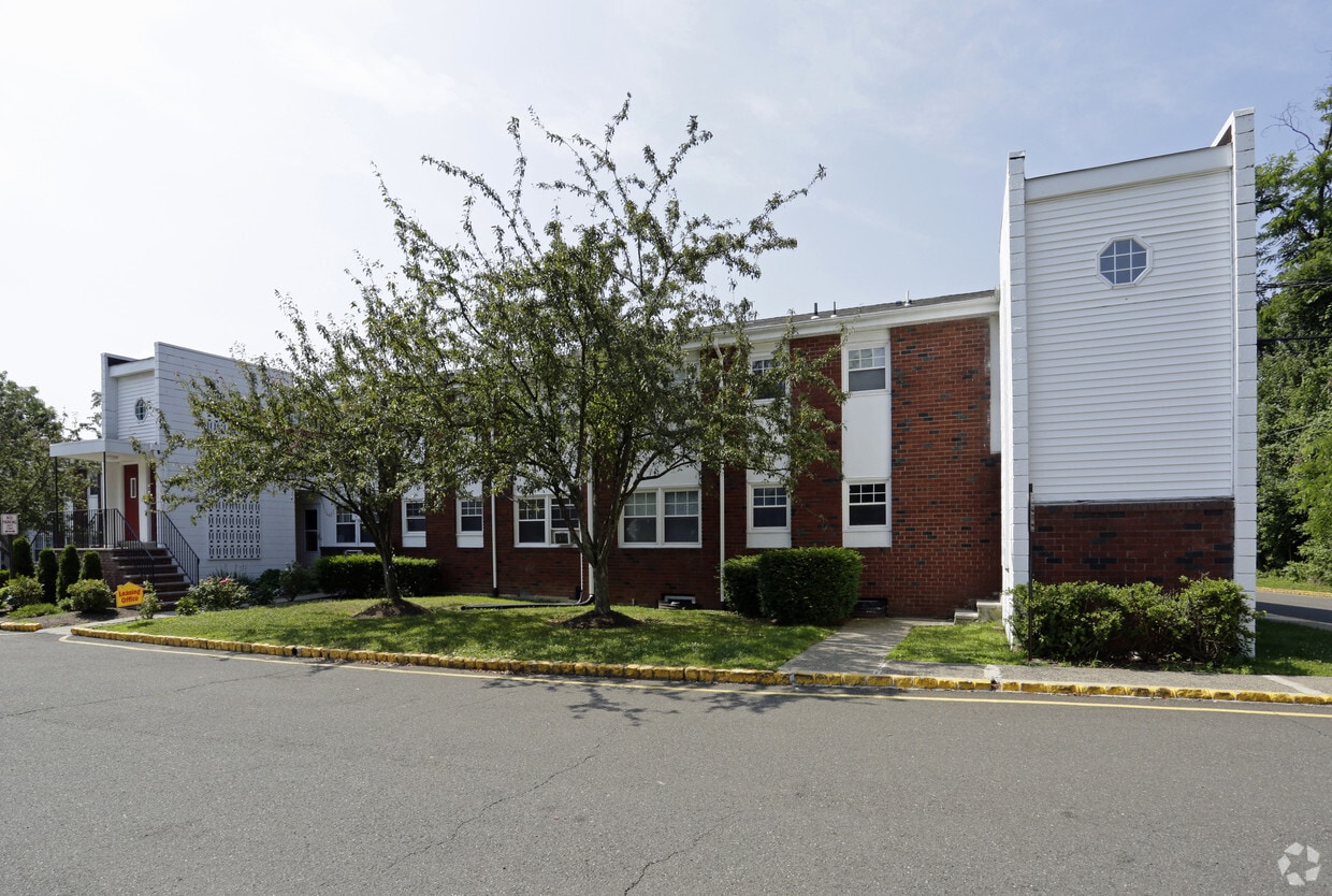 Meadowbrook Gardens Apartments Parsippany, NJ