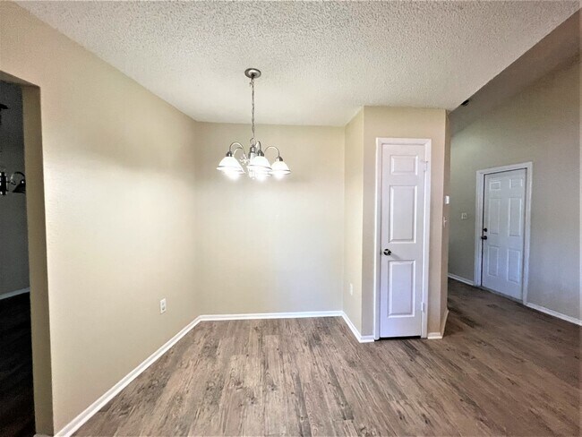 Foto del edificio - 6923 Oldgate Cir