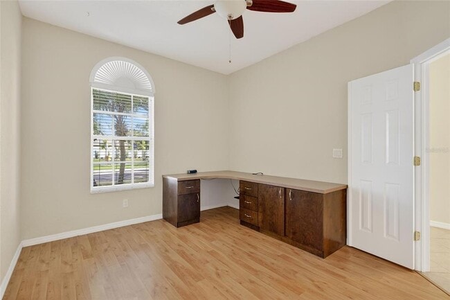 Building Photo - 9115 Pinebreeze Dr