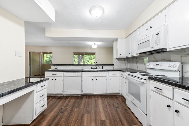 Foto del edificio - 14515 Wunderlich Dr