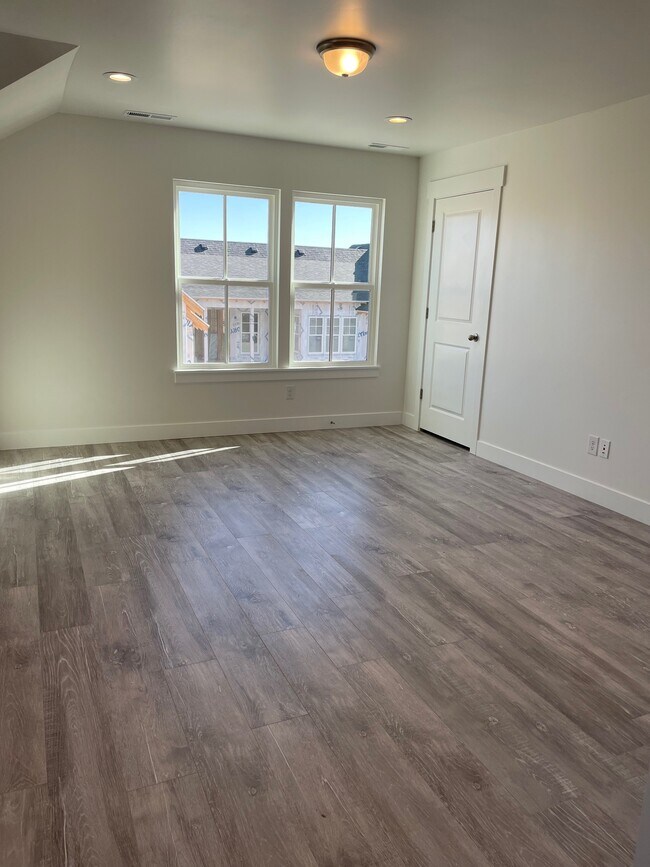 Building Photo - 11056 S Paddle Board Way