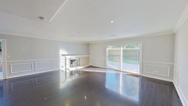 Photo - 915 Presidio Dr House