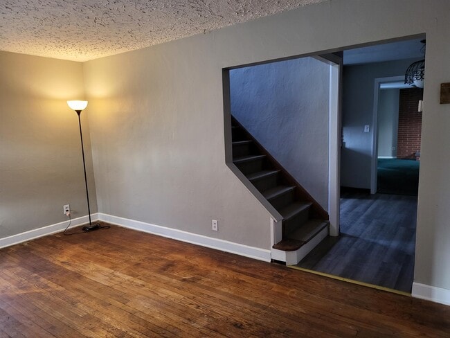 Building Photo - 3483 Hadley Ave