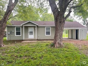 Building Photo - 1807 Raible Ave