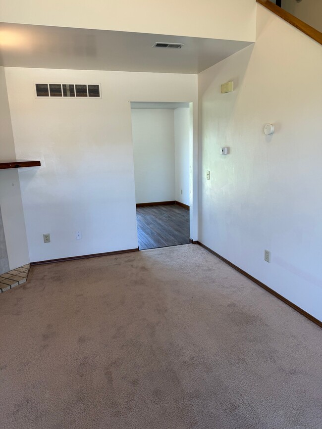 Building Photo - 111 Longacre Dr