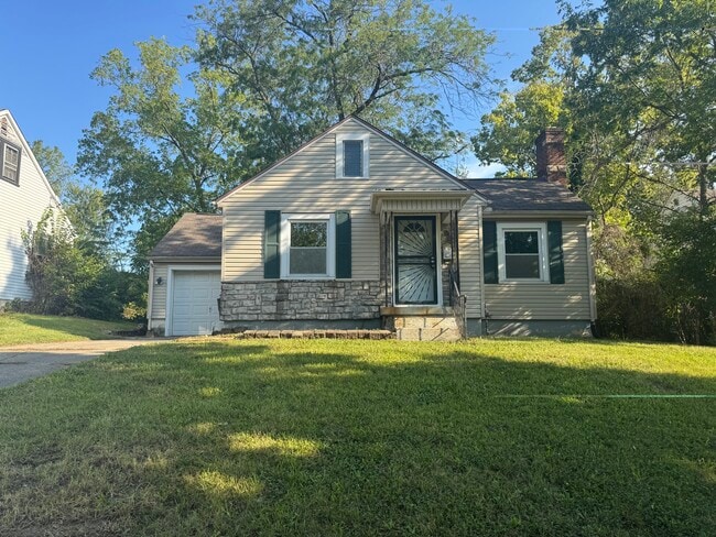 Building Photo - 4209 Oakridge Dr