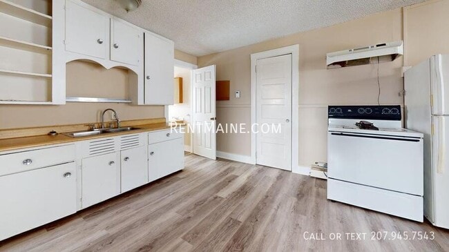 Foto del edificio - 172 College Ave