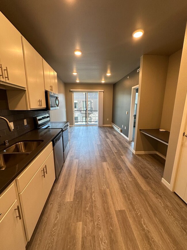 Interior Photo - The 5TH STREET LOFTS