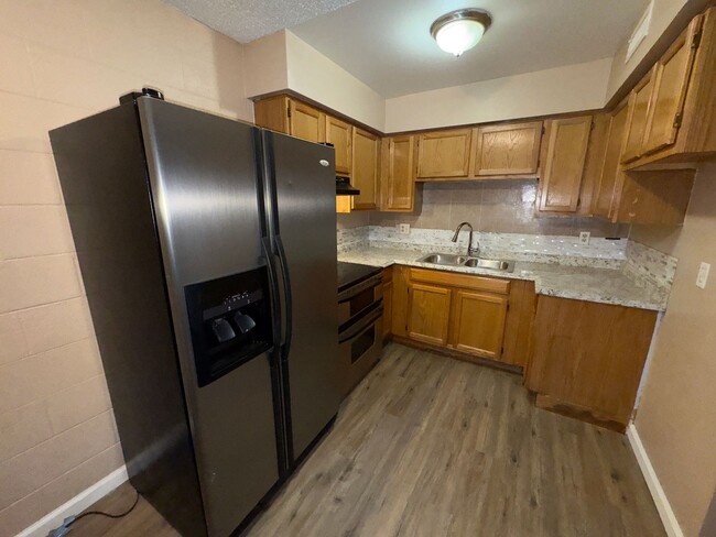 Foto del edificio - 1 Bedroom Condo close to the Strip and UNLV