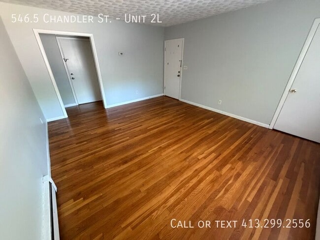 Building Photo - 546.5 Chandler St