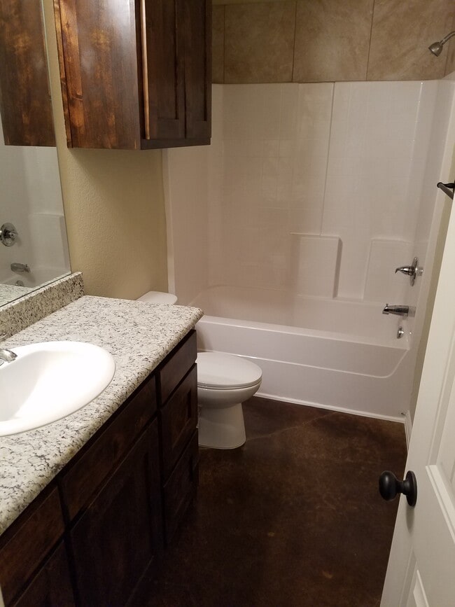 Building Photo - 120 Crossfire Ct