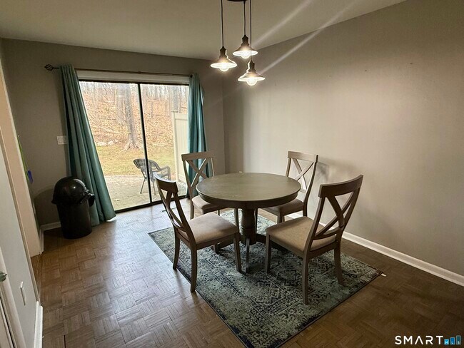 Foto del edificio - 527 Hilliard St