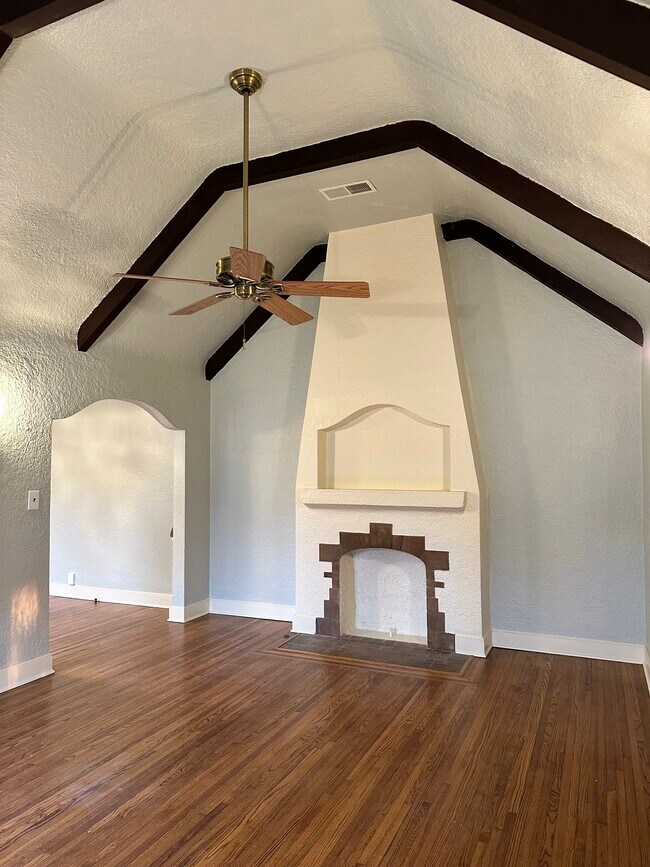 Foto del edificio - 3134 E 17th St