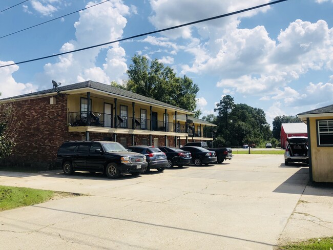 Building Photo - 9046 Lockhart Rd