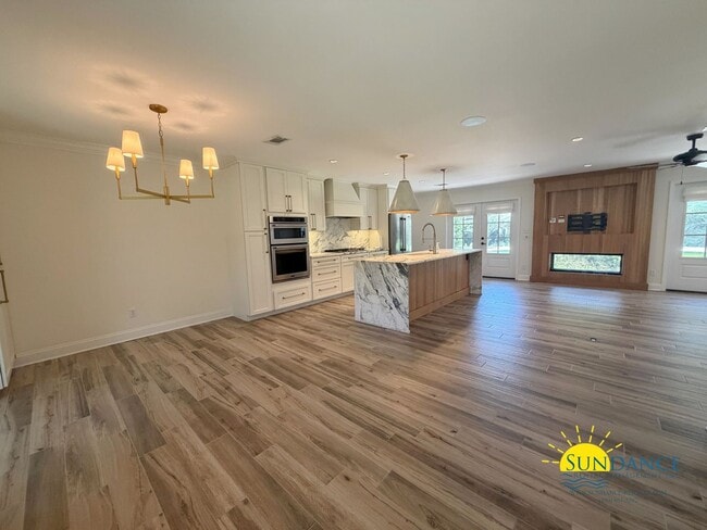 Building Photo - 224 Yacht Club Dr NE