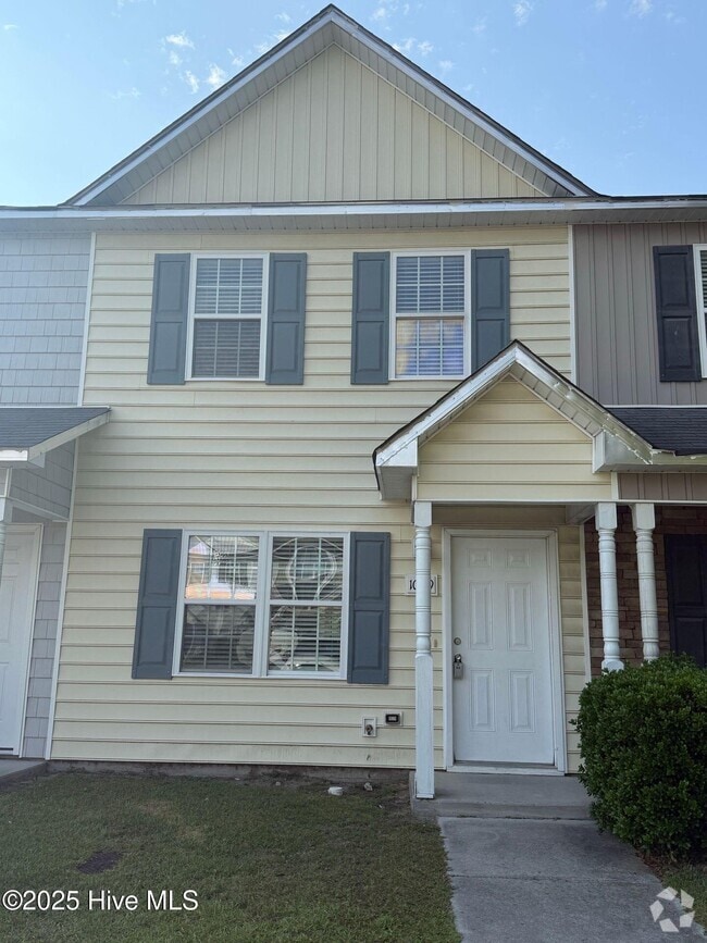 Building Photo - 1009 Ornate Dr