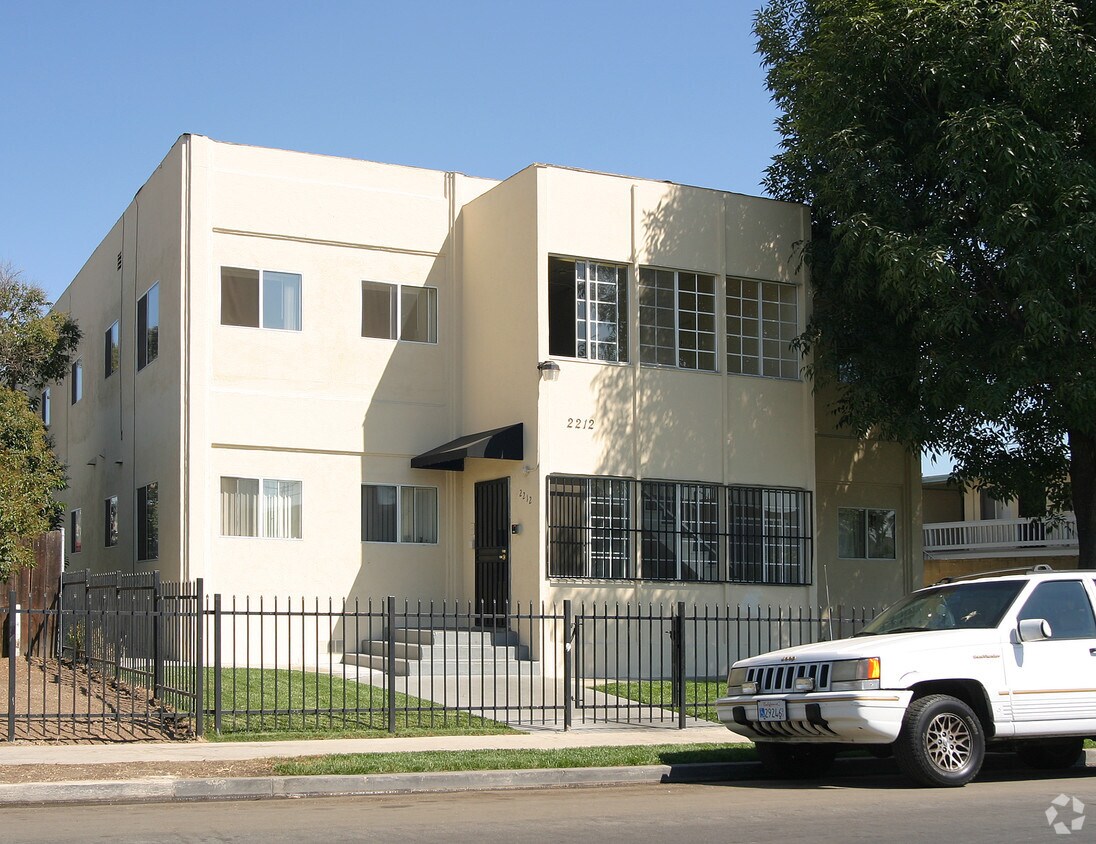 Foto principal - 2212 Myrtle Ave