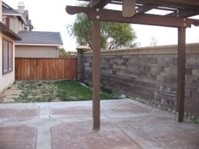 Building Photo - Mountain House Home Spacious 4 Bedroom, 3 ...