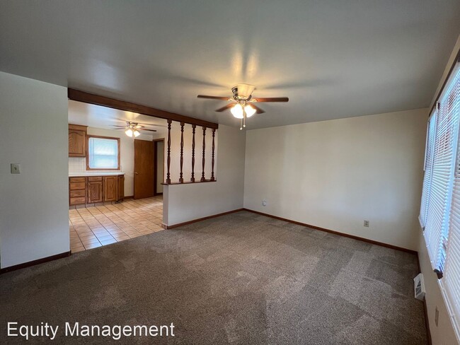 Foto del edificio - 3 br, 1.5 bath House - 1046 Leslie Lane