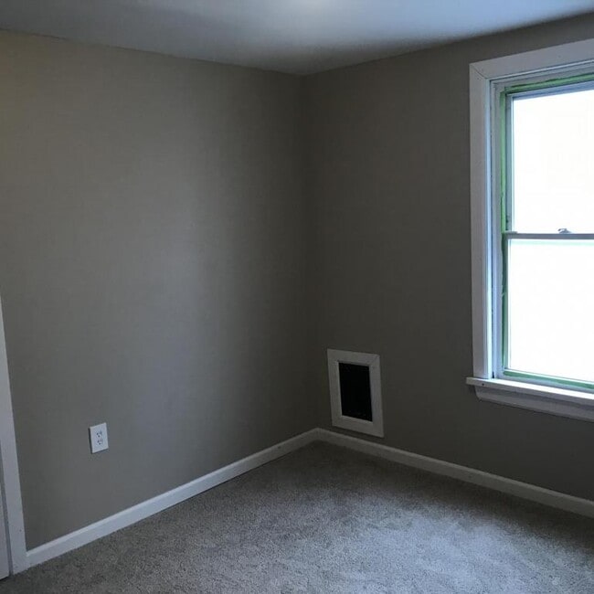 Building Photo - 6841 Huntingdon street