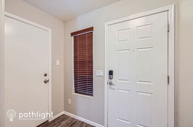 Foto del edificio - 18370 N Crestview Ln