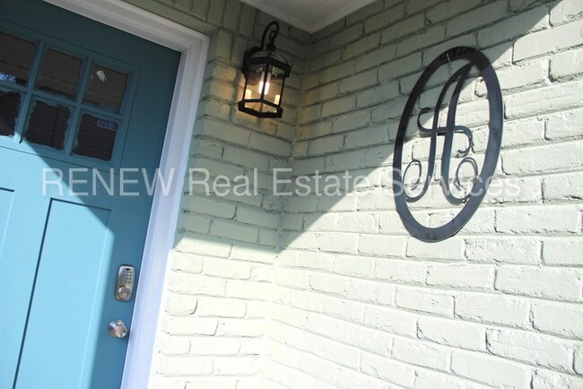 Building Photo - 1713 Luton St