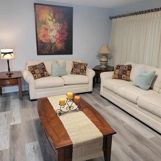 Foto del edificio - 524 Osprey Dr