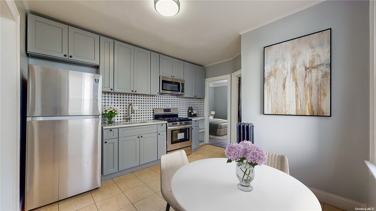 Foto principal - 58-67-67 Fresh Pond Rd
