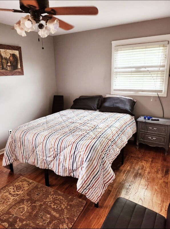 Foto del edificio - 5490 Lynbrook Ct