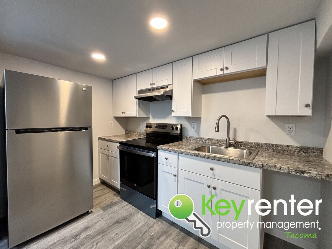 Primary Photo - Cozy & Private 2Bed/1Bath Apartment with S...