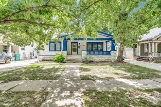 Building Photo - 309 Chautauqua