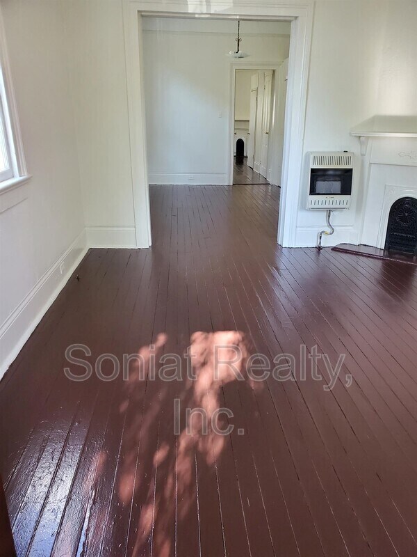 Building Photo - 527 S Scott St